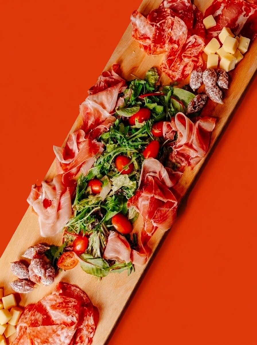 Kleurrijke antipasti van Porta Alta